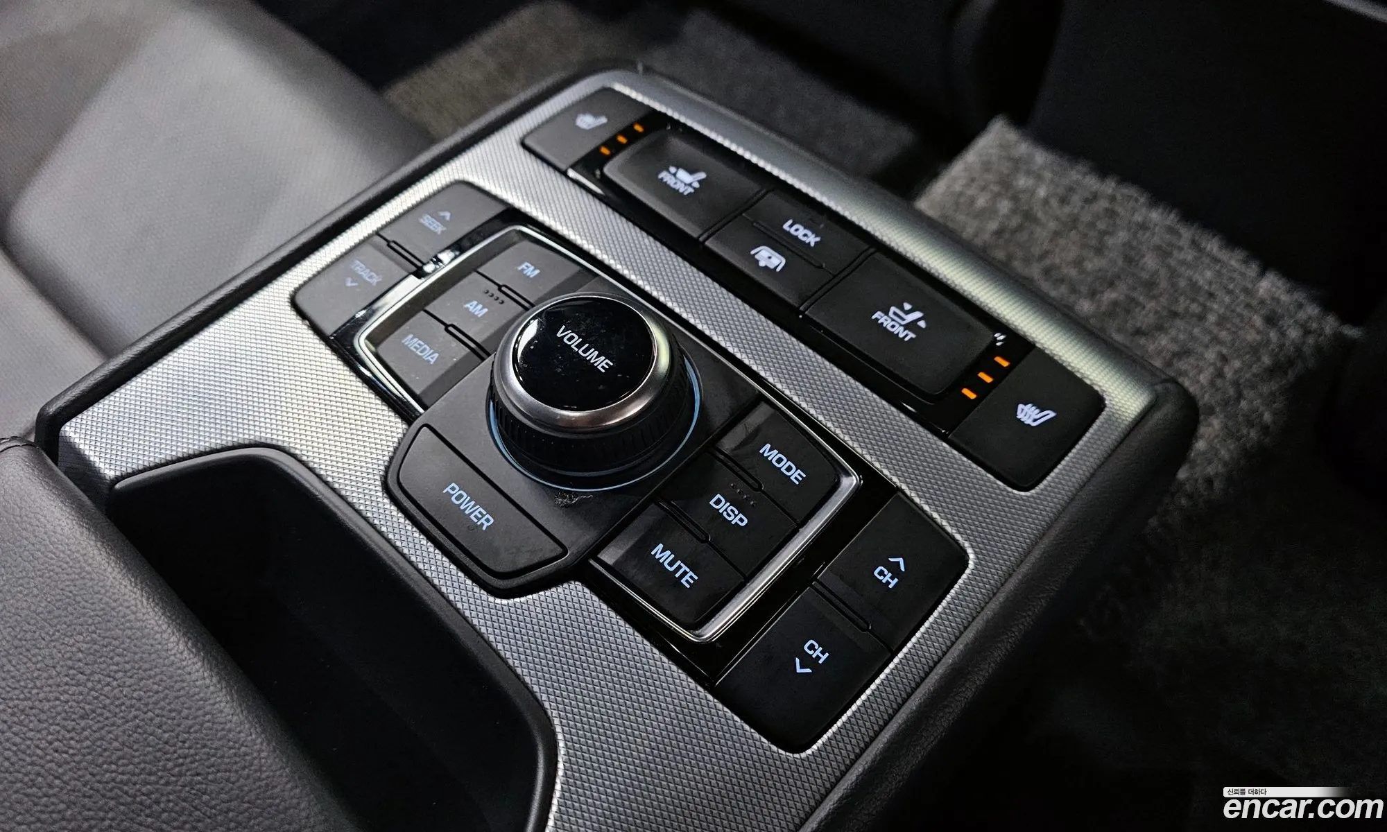 Genesis G80 2018 KMHGM41DBJU287775 — 10