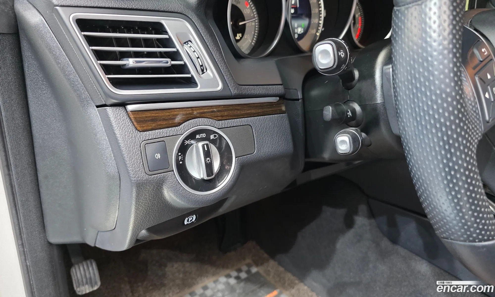 Mercedes-Benz E-Class W212 2014 WDDKK3EF8EF275790 — 14