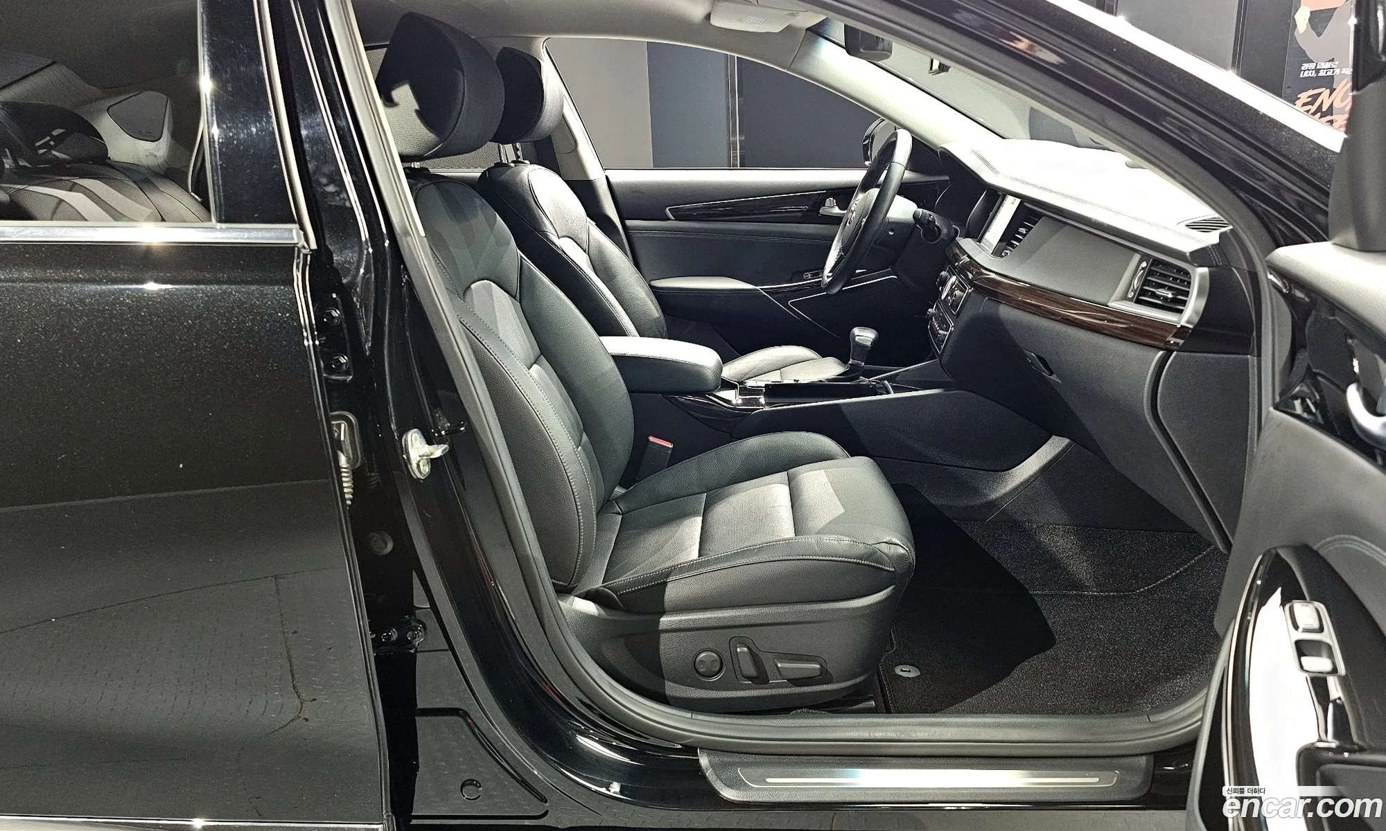 Kia K7 2019 — 18
