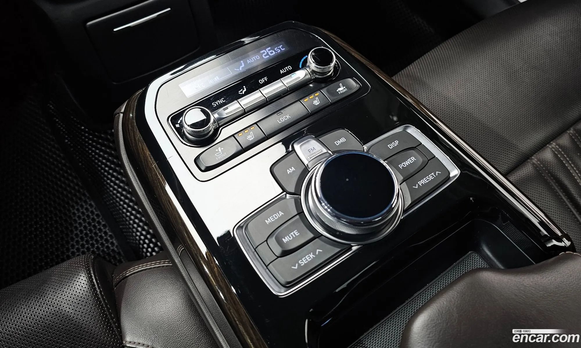 Genesis EQ900 2016 — 4