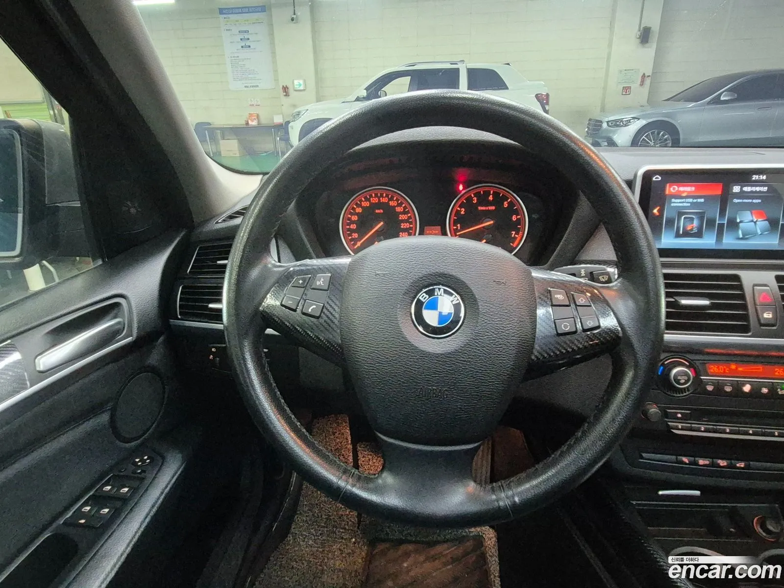 BMW X5 2010 — 16