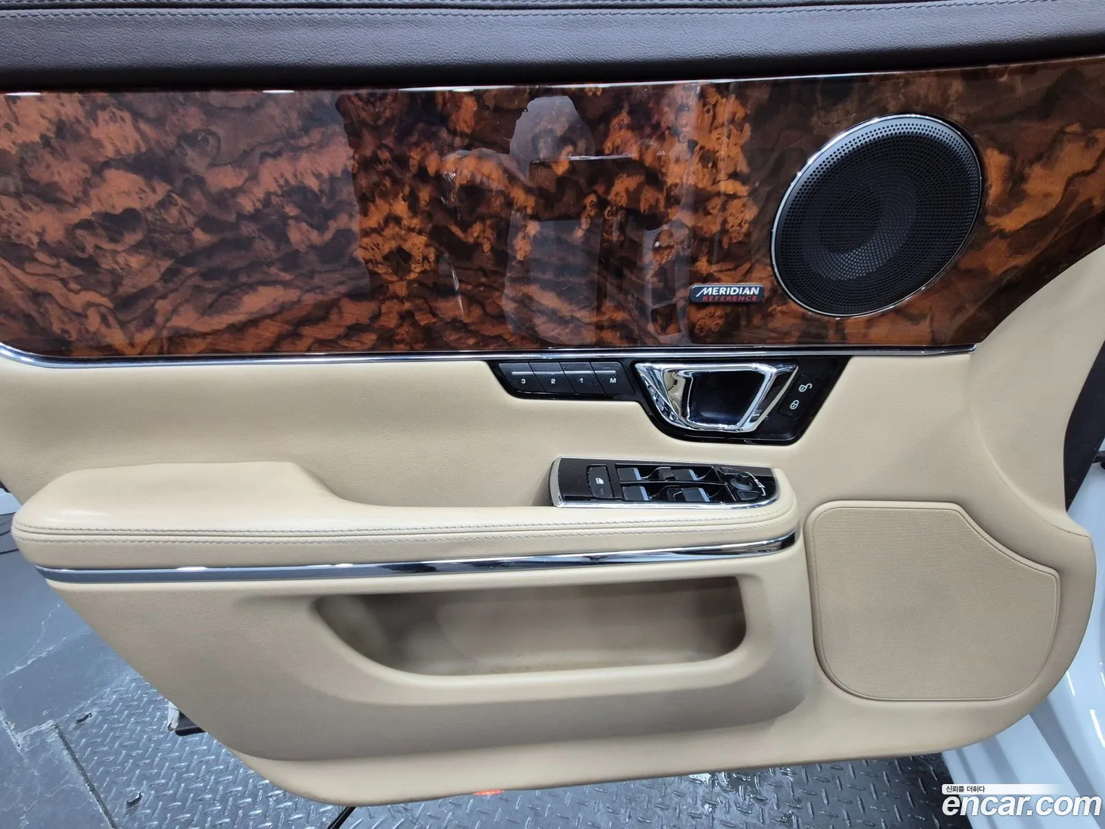 Jaguar XJ 2014 — 16