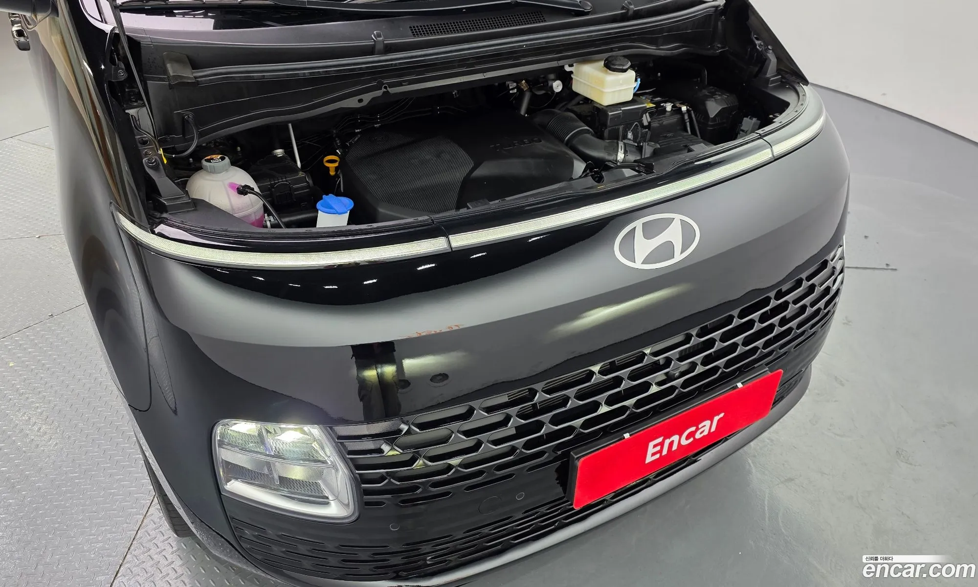 Hyundai Staria 2025 — 16
