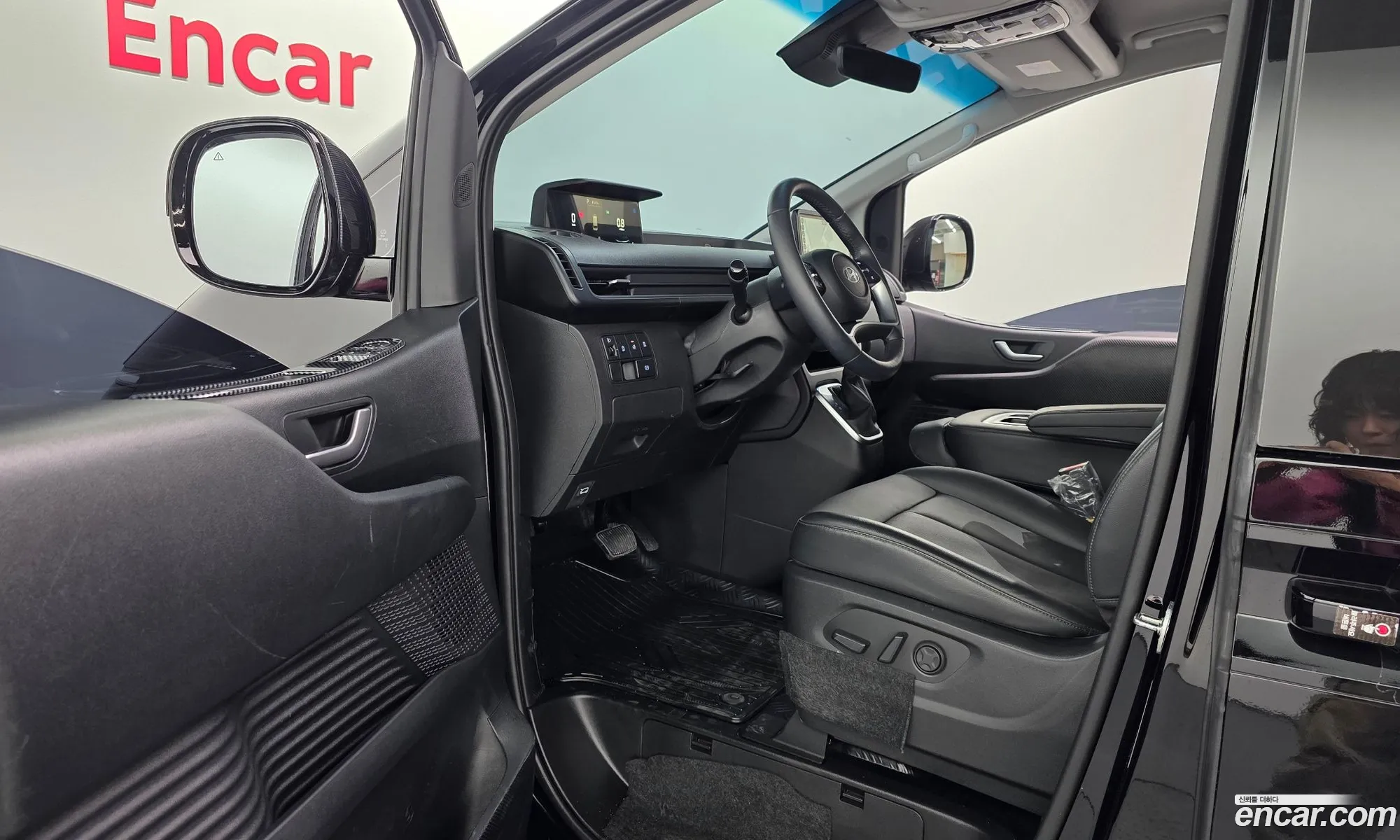 Hyundai Staria 2025 — 17
