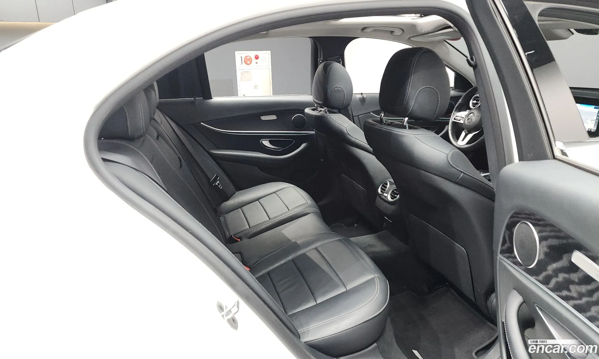 Mercedes-Benz E-Class W213 2019 WDDZF0EB7KA621657 — 13