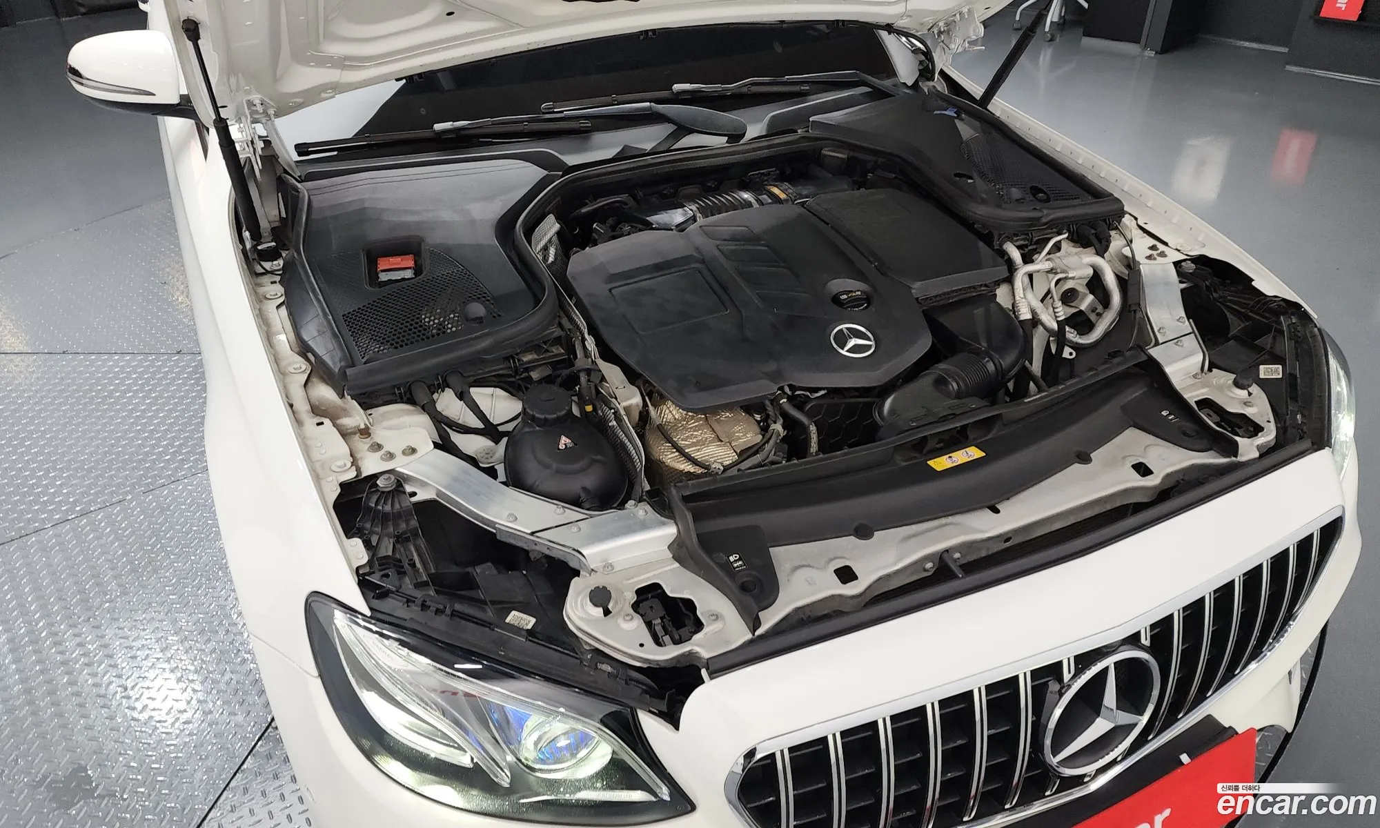 Mercedes-Benz E-Class W213 2019 WDDZF0EB7KA621657 — 9