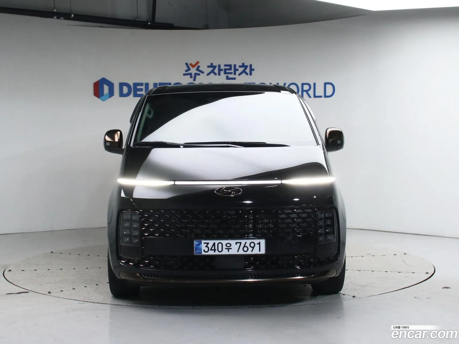 Hyundai Staria 2023 — 16