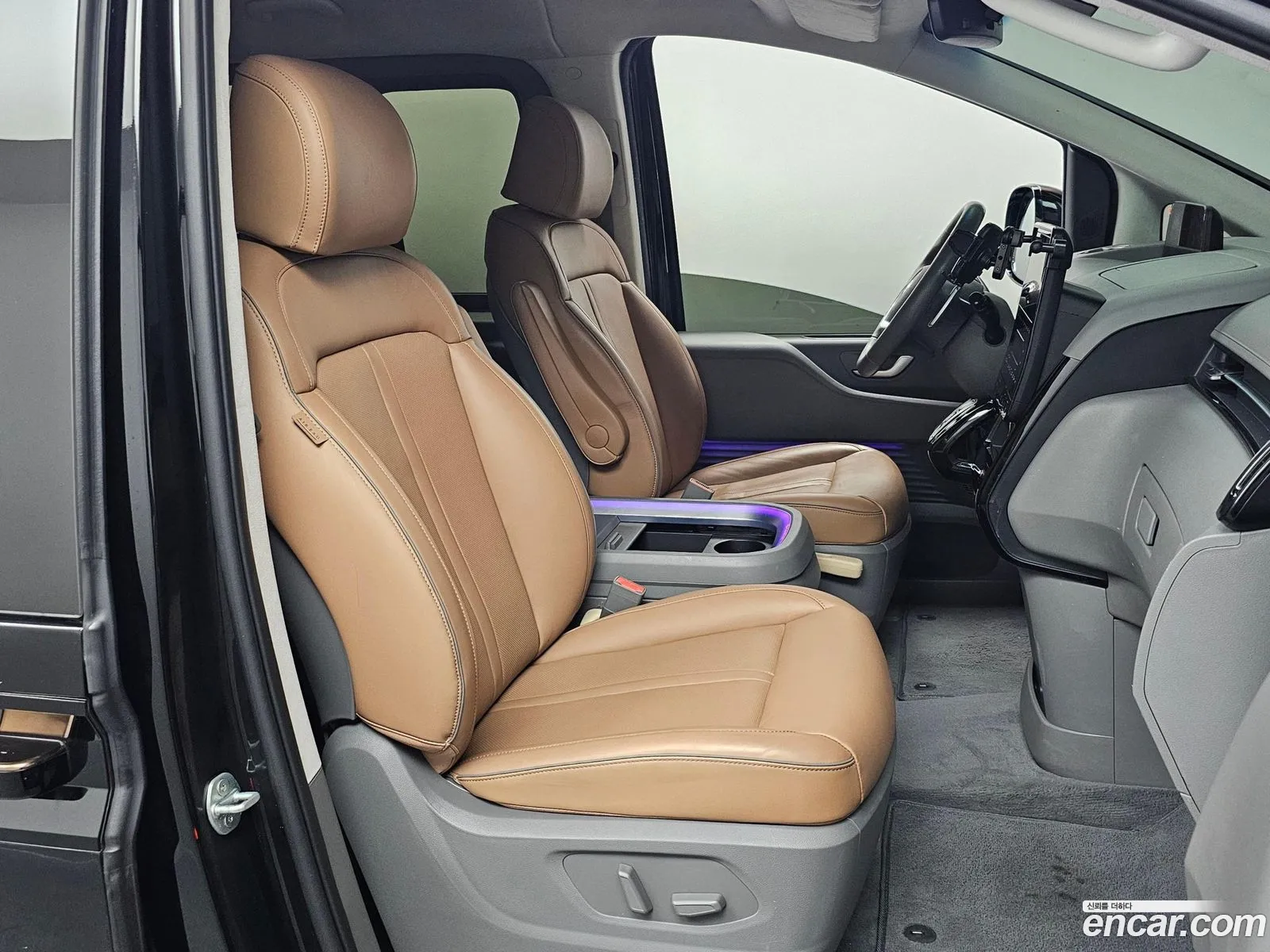 Hyundai Staria 2023 — 10