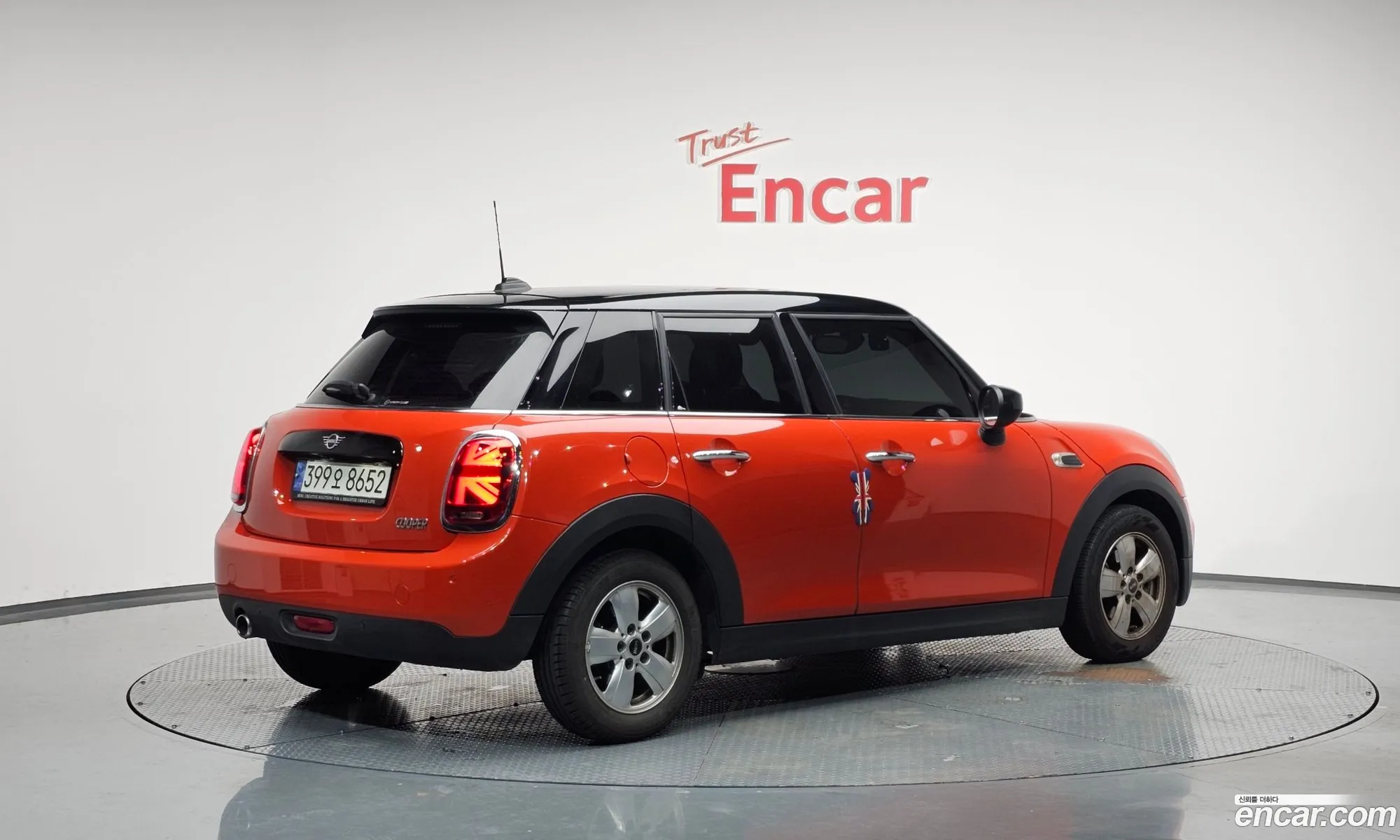 Mini Cooper 2021 WMWXV7104M2N70257 — 5