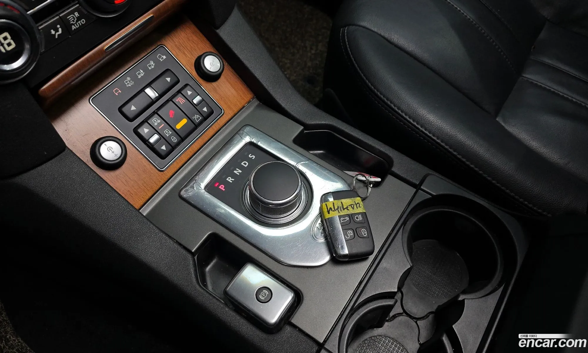 Land Rover Discovery 4 2013 SALLAAAG6DA662576 — 4