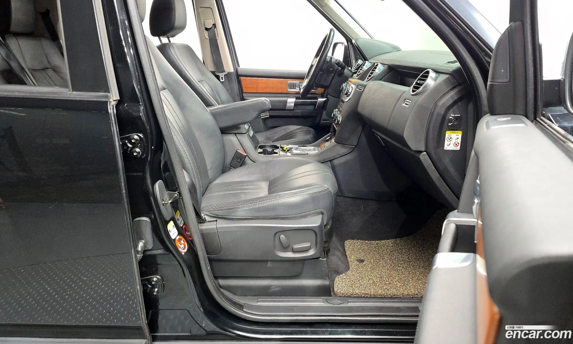 Land Rover Discovery 4 2013 SALLAAAG6DA662576 — 3
