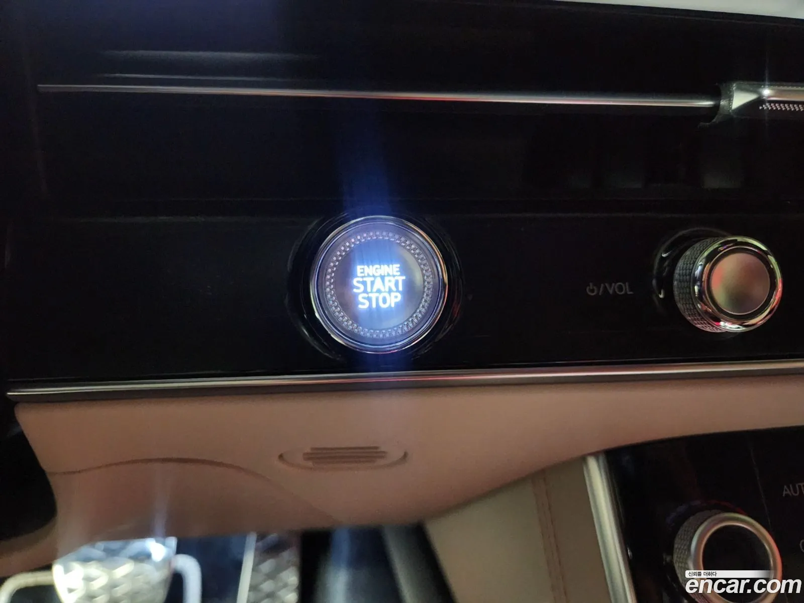 Genesis GV70 2025 — 14