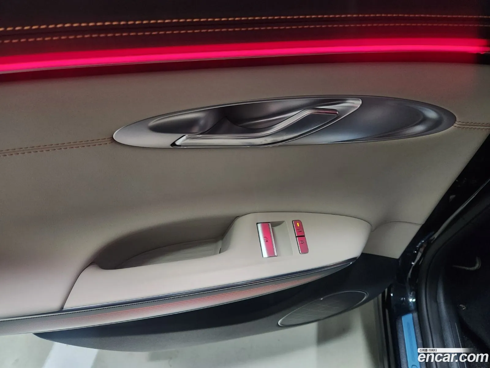 Genesis GV70 2025 — 9