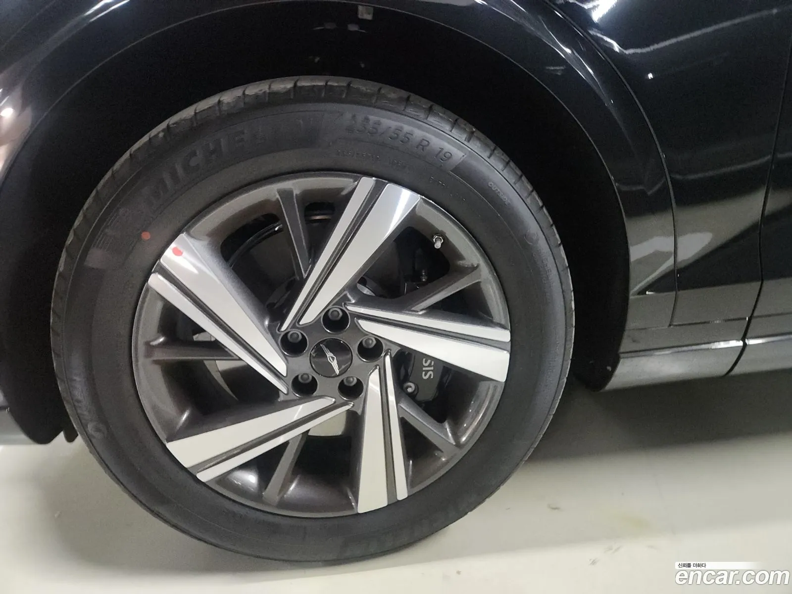 Genesis GV70 2025 — 16