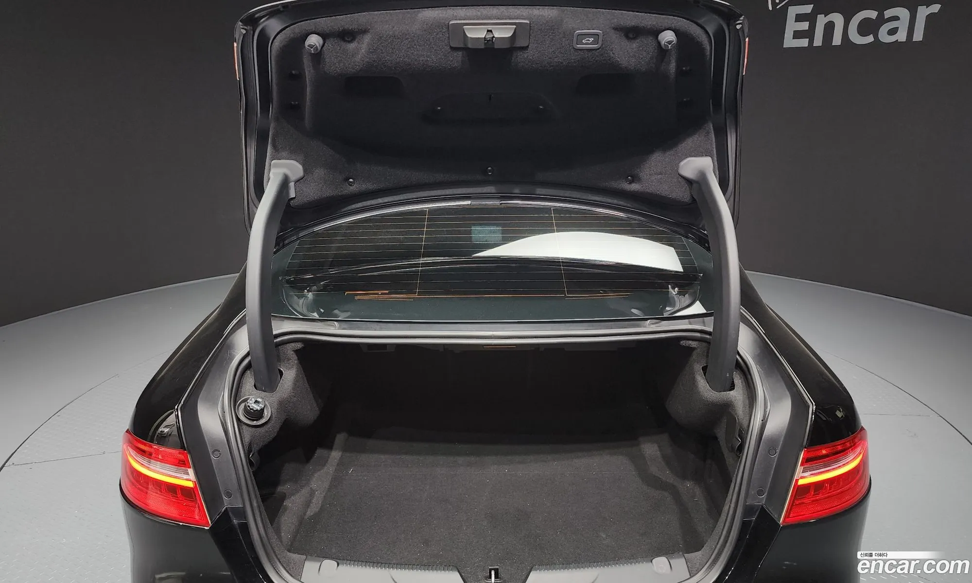 Jaguar XE 2015 — 9