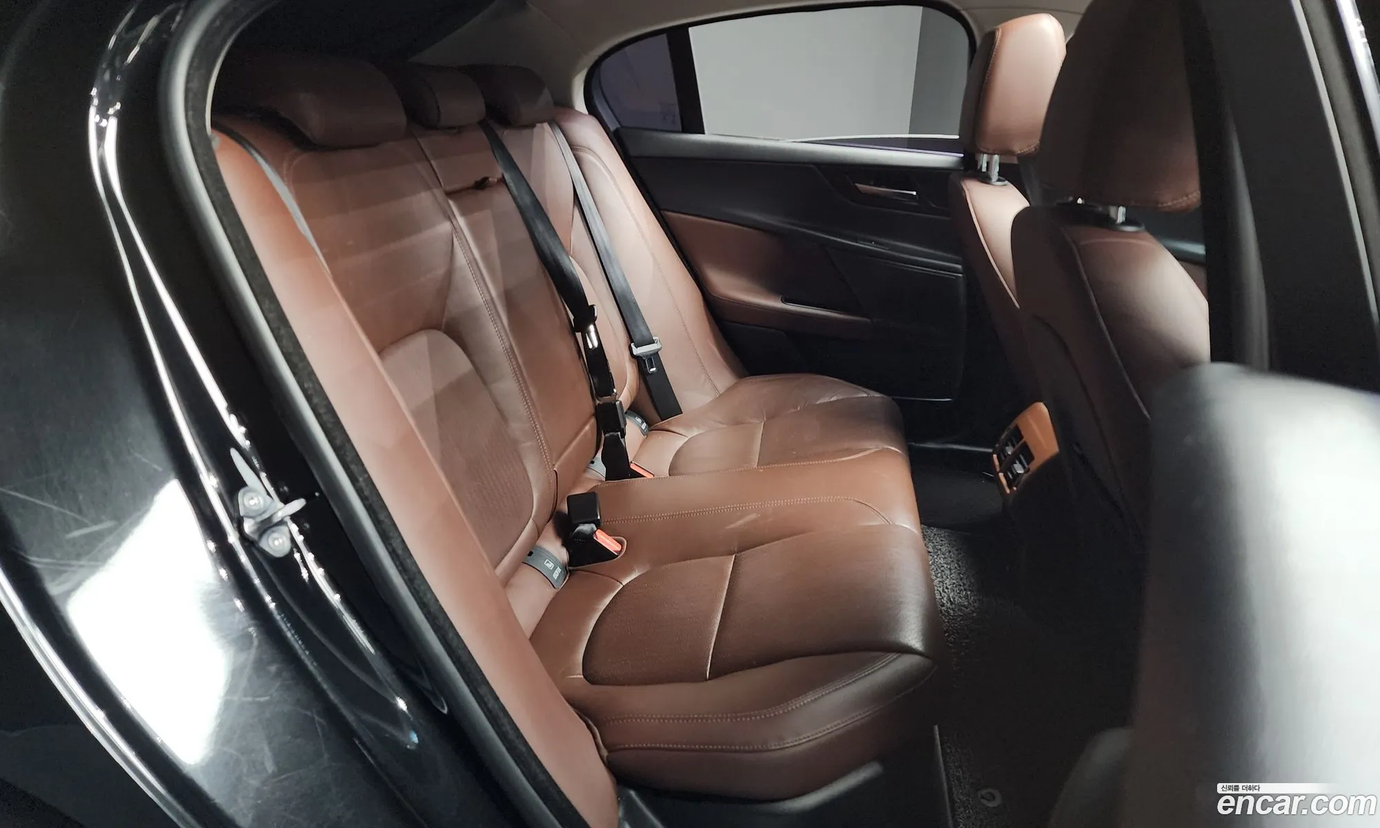 Jaguar XE 2015 — 18