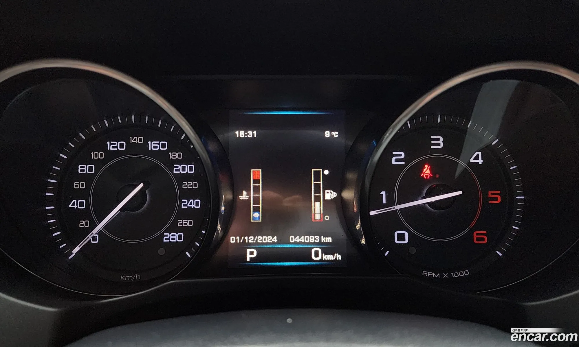 Jaguar XE 2015 — 19