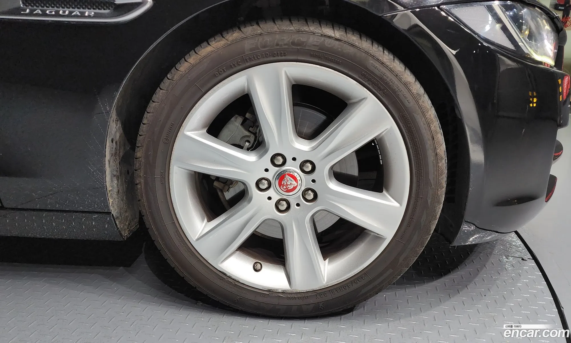Jaguar XE 2015 — 7