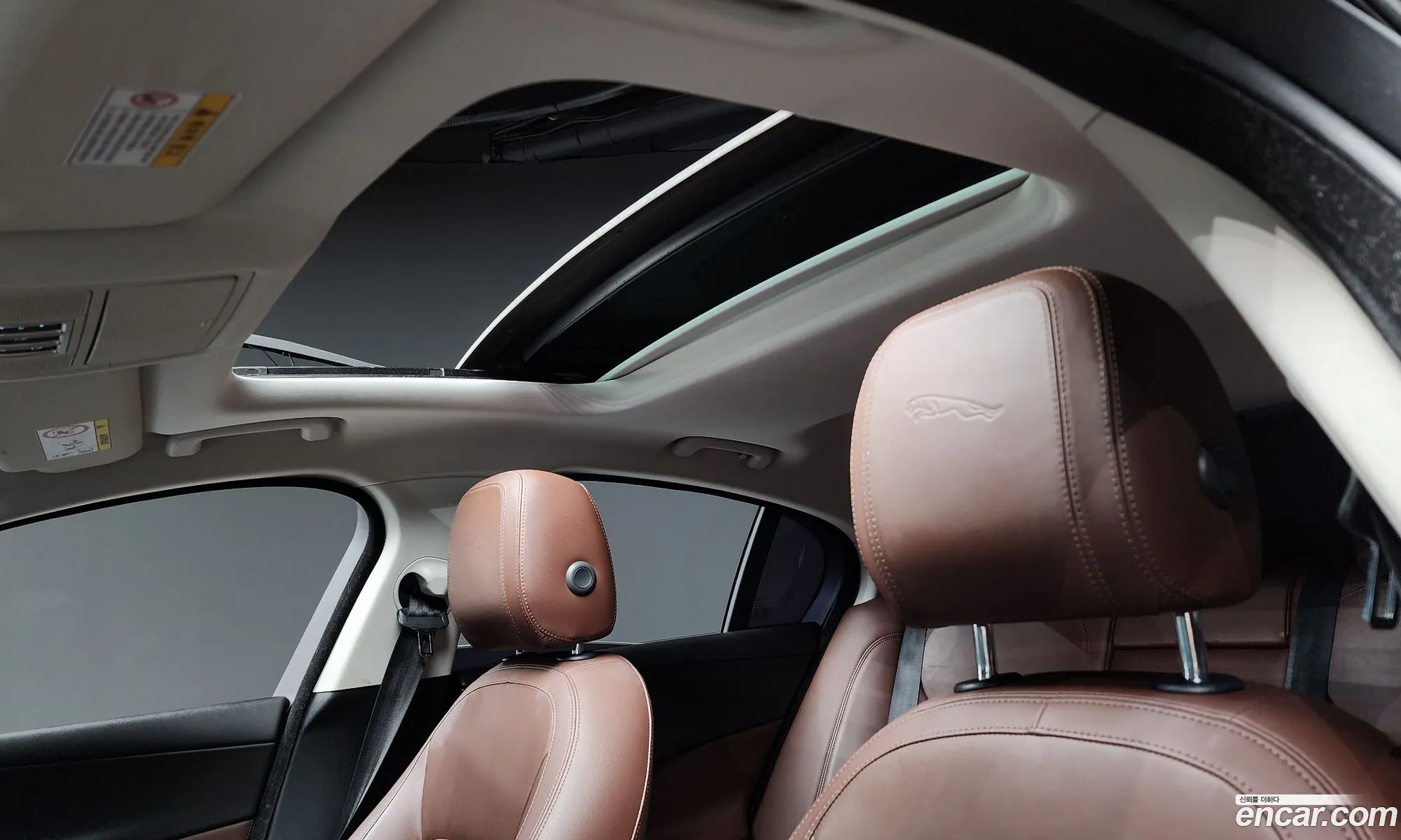 Jaguar XE 2015 — 8