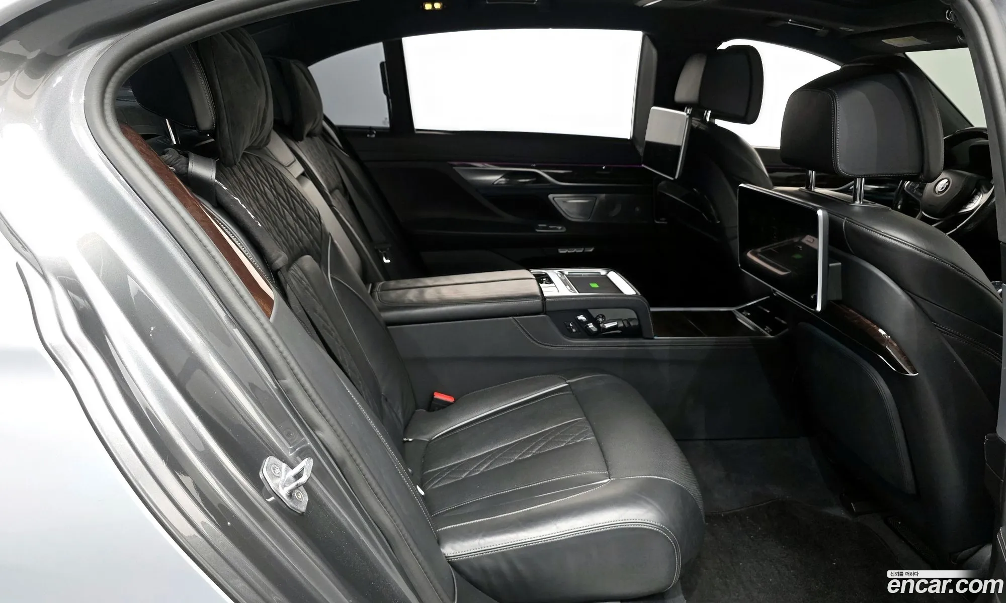 BMW 7 Series 2016 WBA7F210XGG524150 — 14