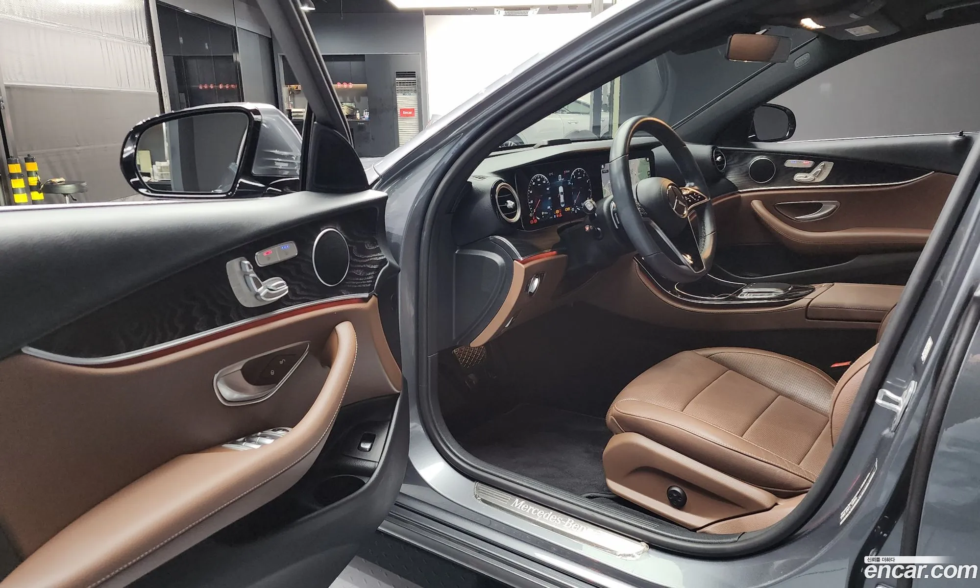 Mercedes-Benz E-Class W213 2022 — 16