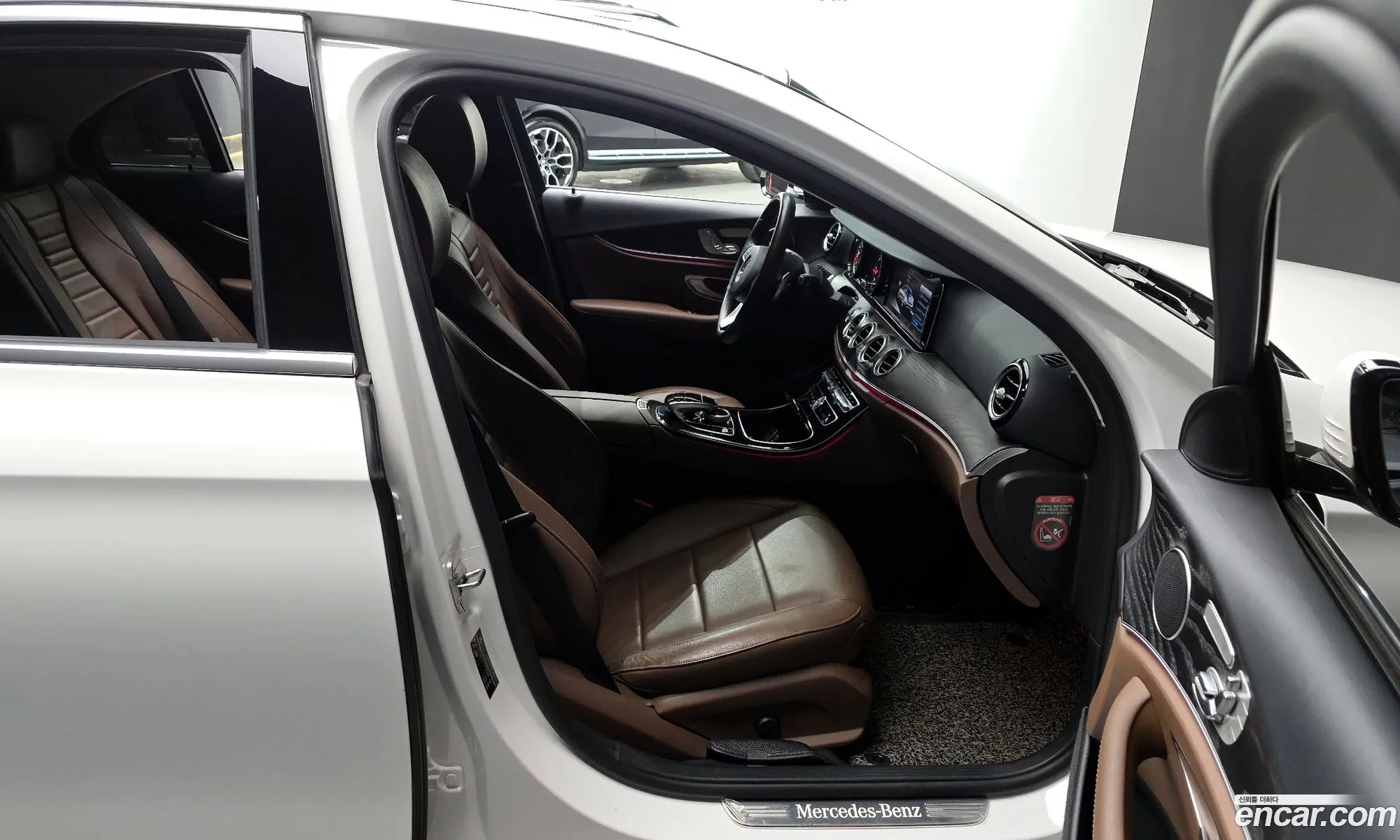 Mercedes-Benz E-Class W213 2017 — 11