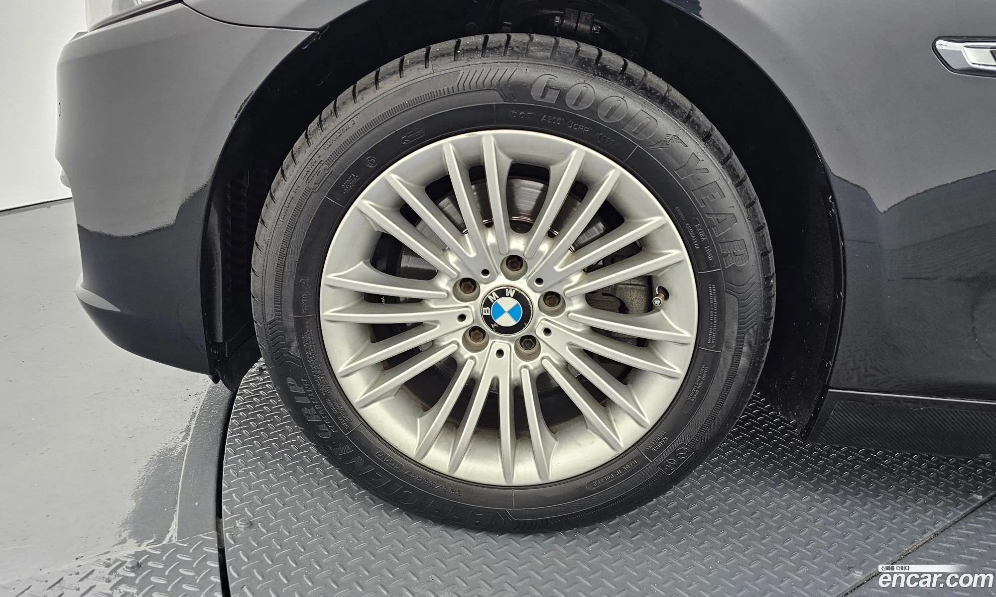 BMW 5 Series 2013 WBA5B9107ED028619 — 2