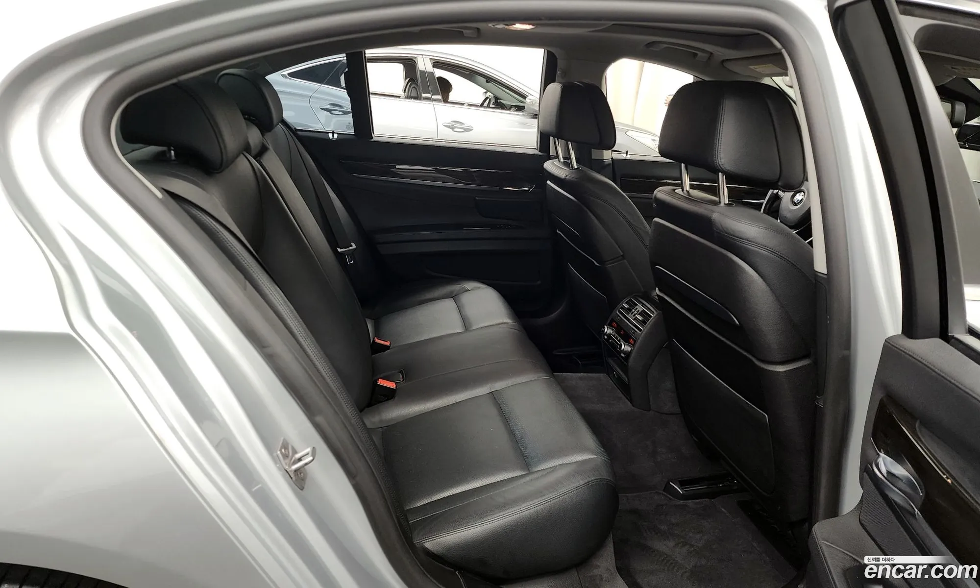 BMW 7 Series 2014 WBAYB0102FD598697 — 7