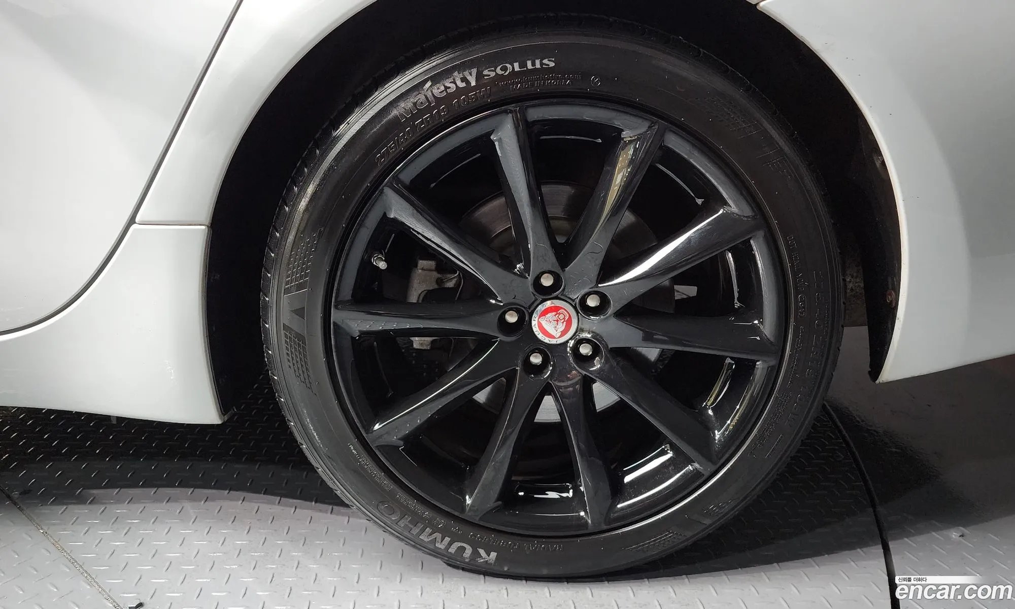 Jaguar XJ 2015 SAJAA222XFNV83900 — 14