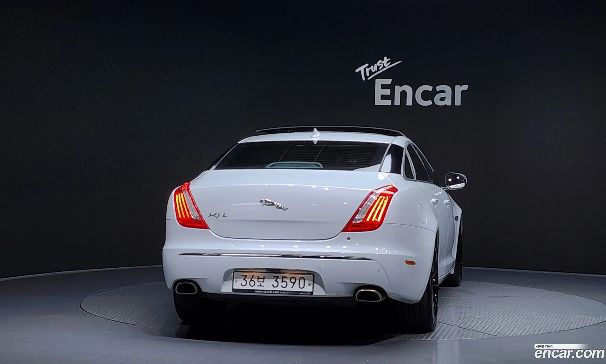 Jaguar XJ 2015 SAJAA222XFNV83900 — 5