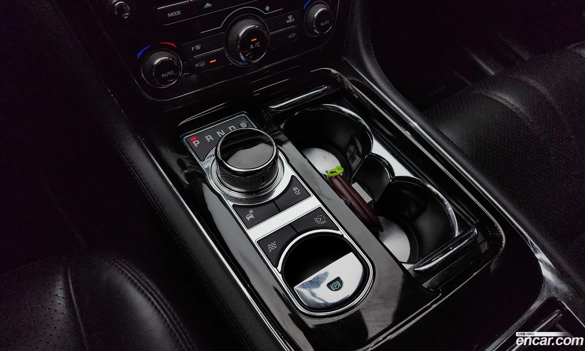 Jaguar XJ 2015 SAJAA222XFNV83900 — 6