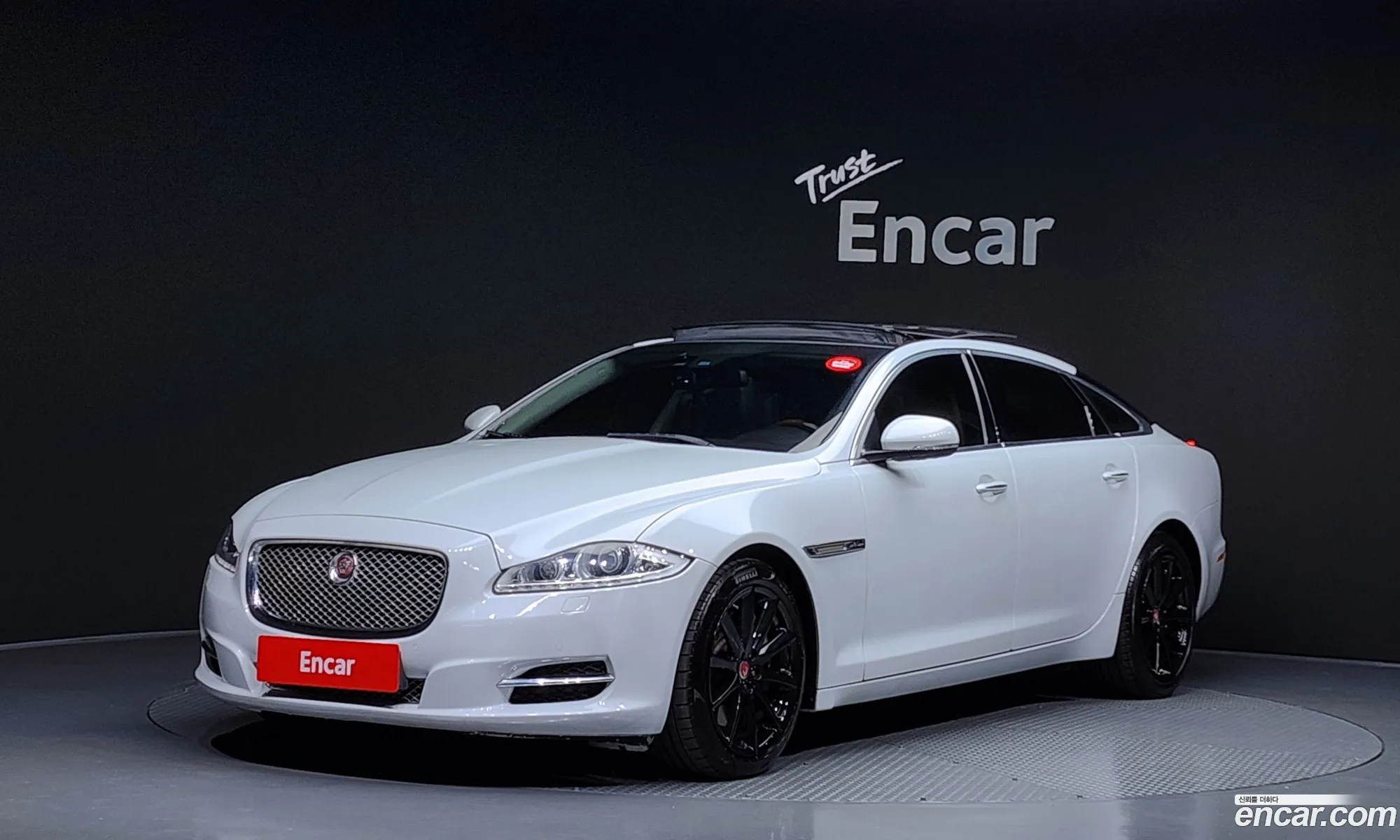 Jaguar XJ 2015 SAJAA222XFNV83900 — 8
