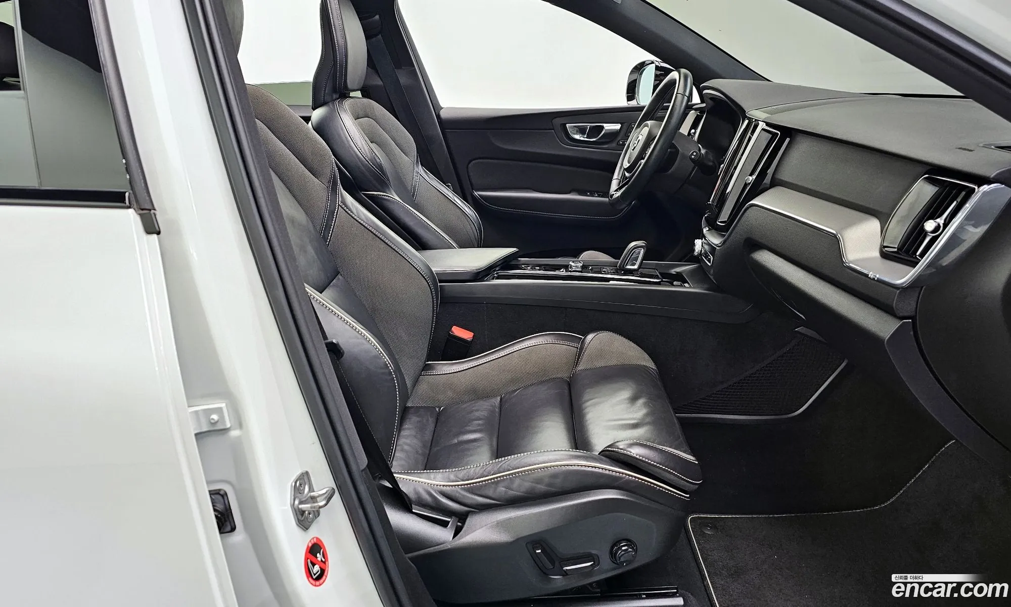 Volvo XC60 2021 — 17