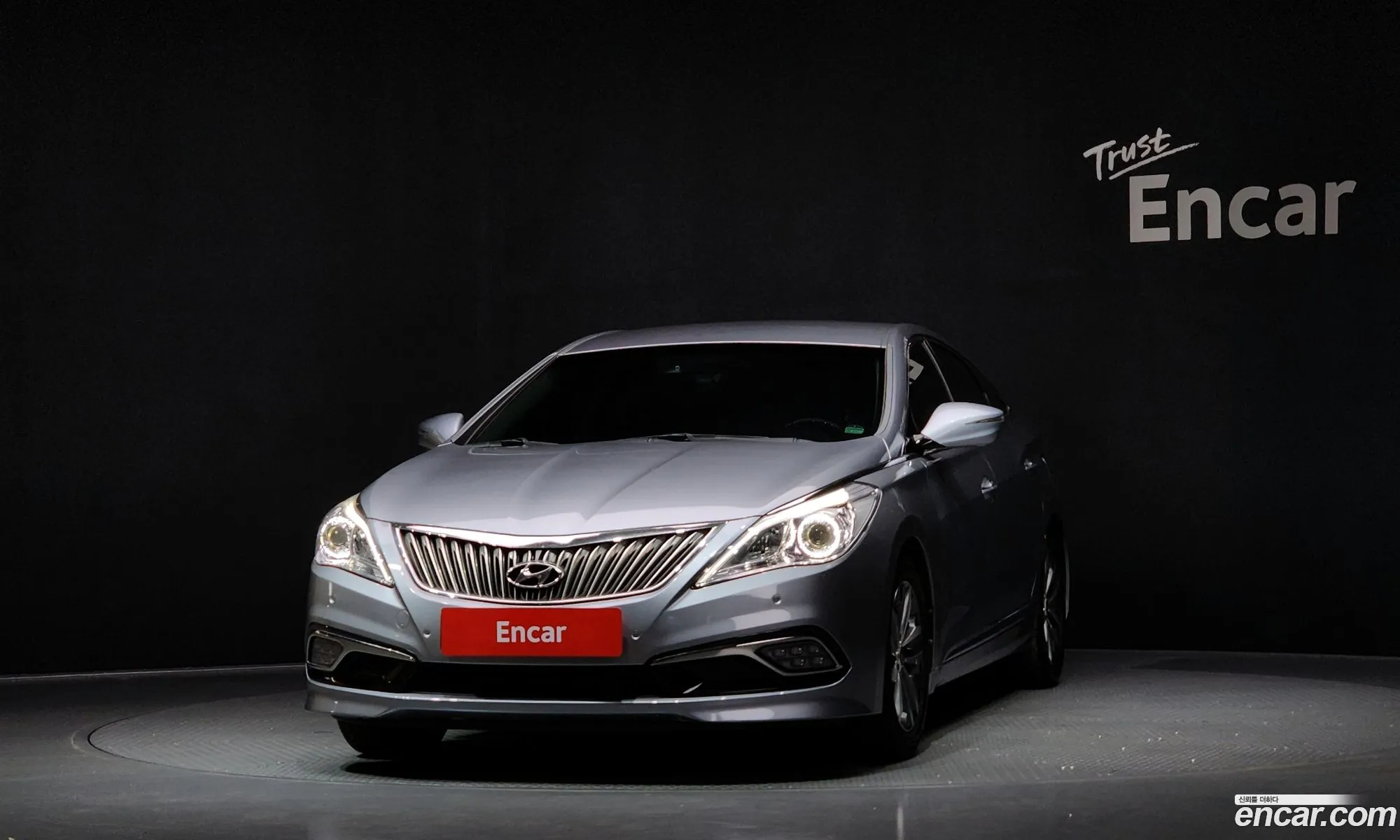 Hyundai Grandeur HG 2015 — 17