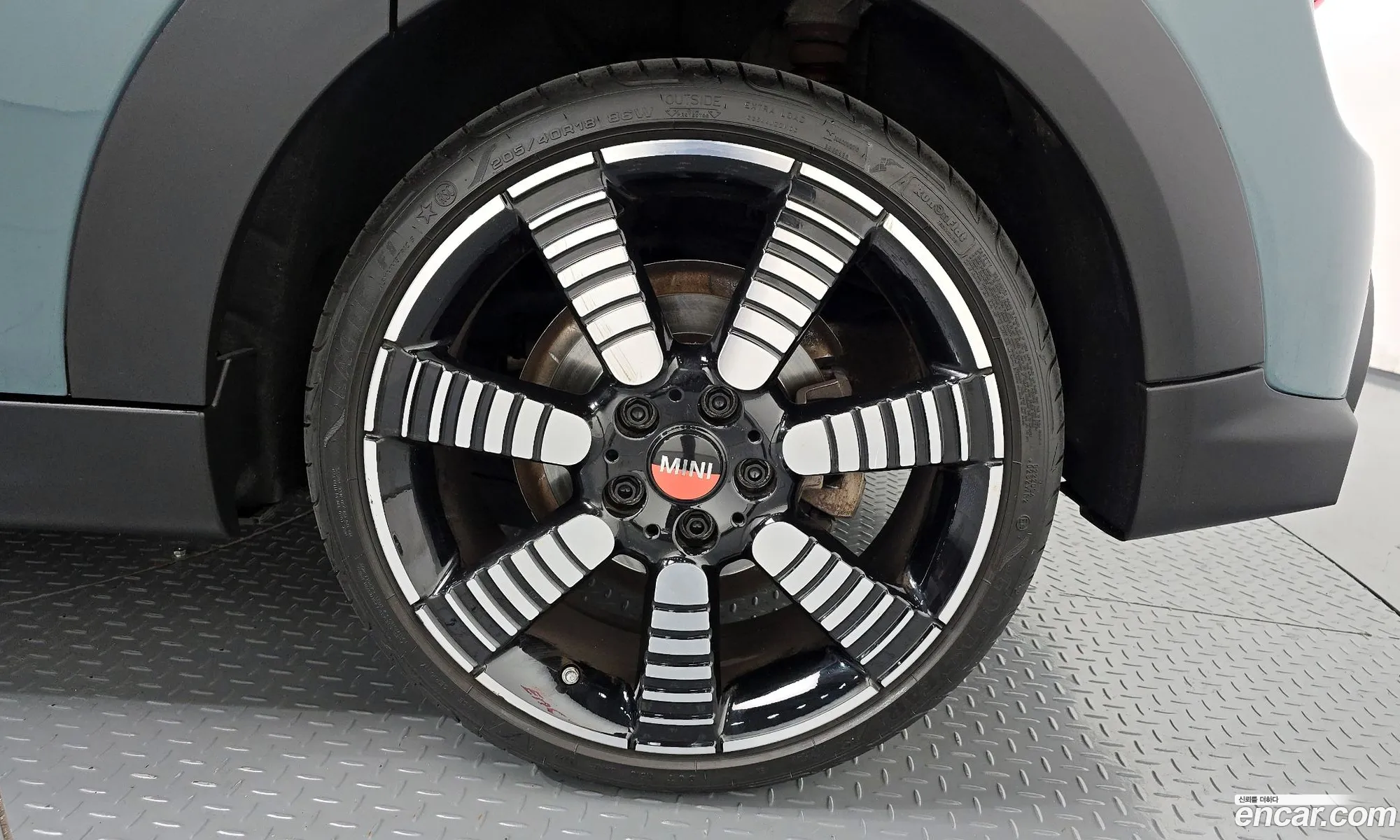 Mini Cooper S 2023 WMW61DK02P2T36983 — 9