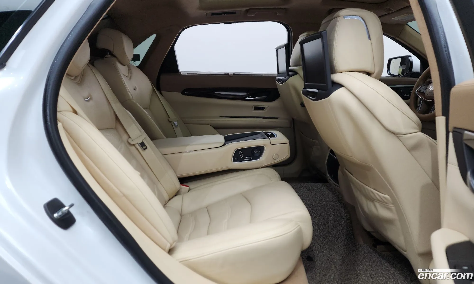 Cadillac CT6 2018 — 16