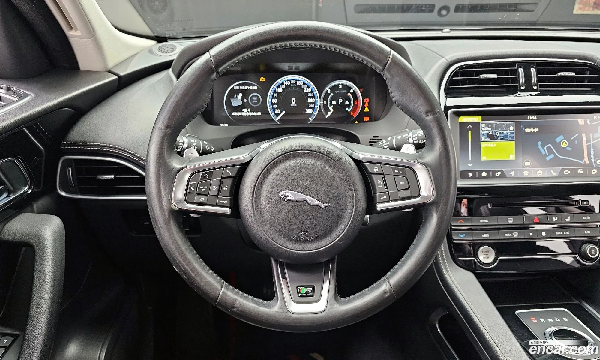 Jaguar F-Pace 2017 SADCA2BN3JA267292 — 12
