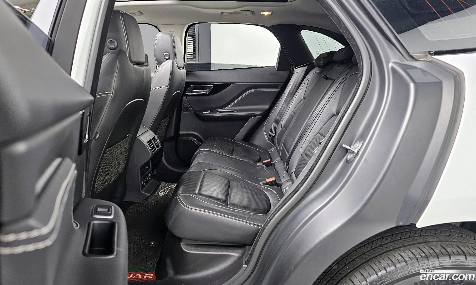 Jaguar F-Pace 2017 SADCA2BN3JA267292 — 3