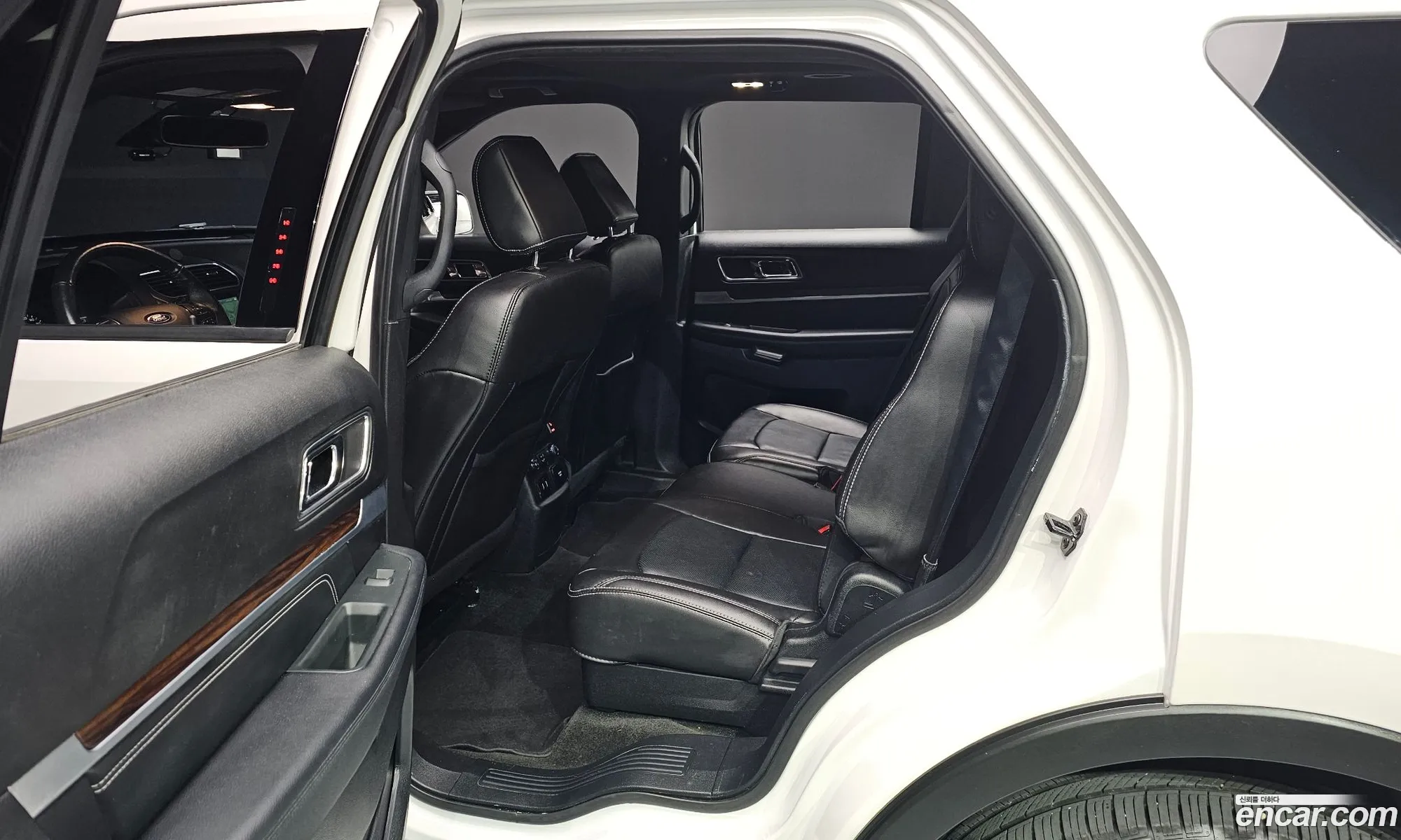 Ford Explorer 2018 — 14