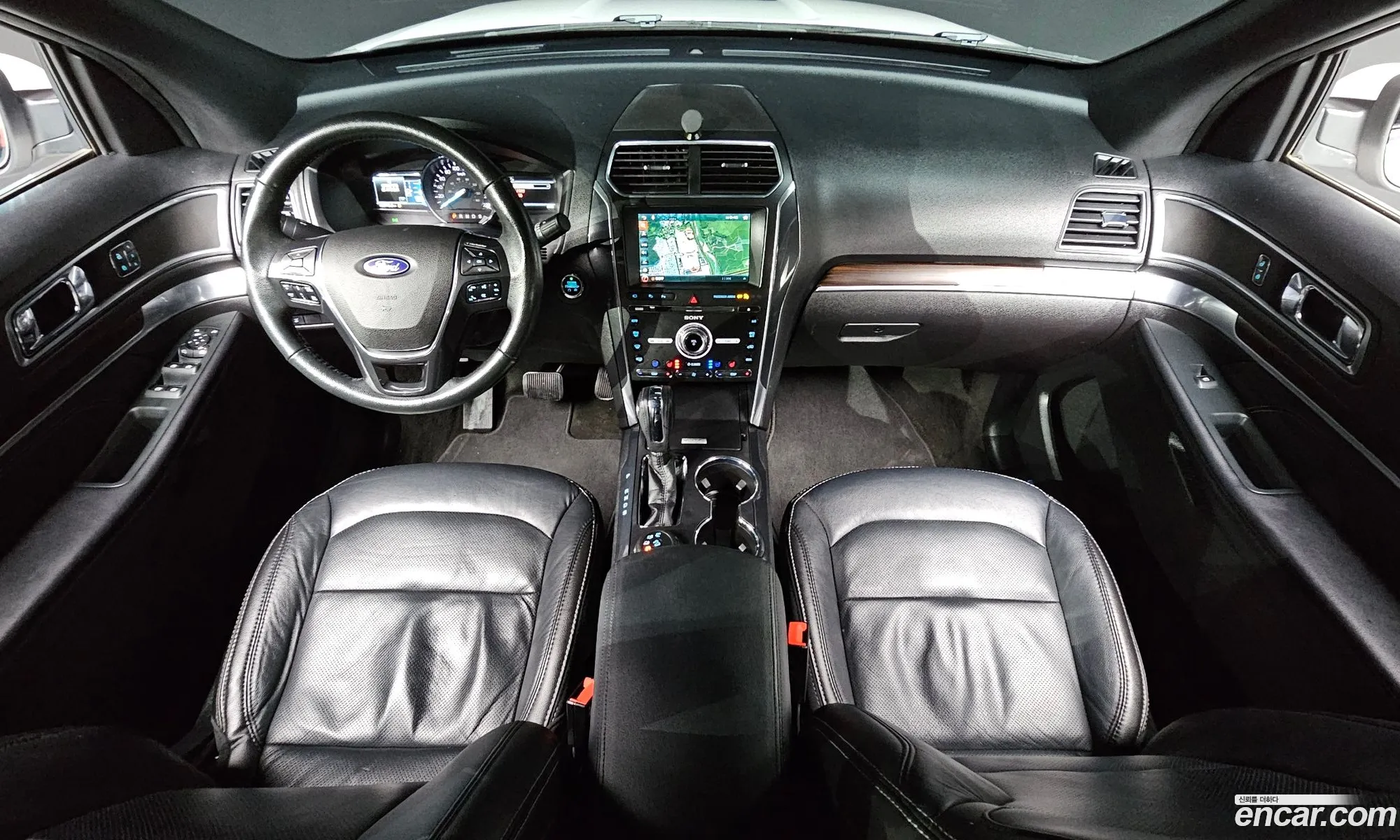 Ford Explorer 2018 — 19