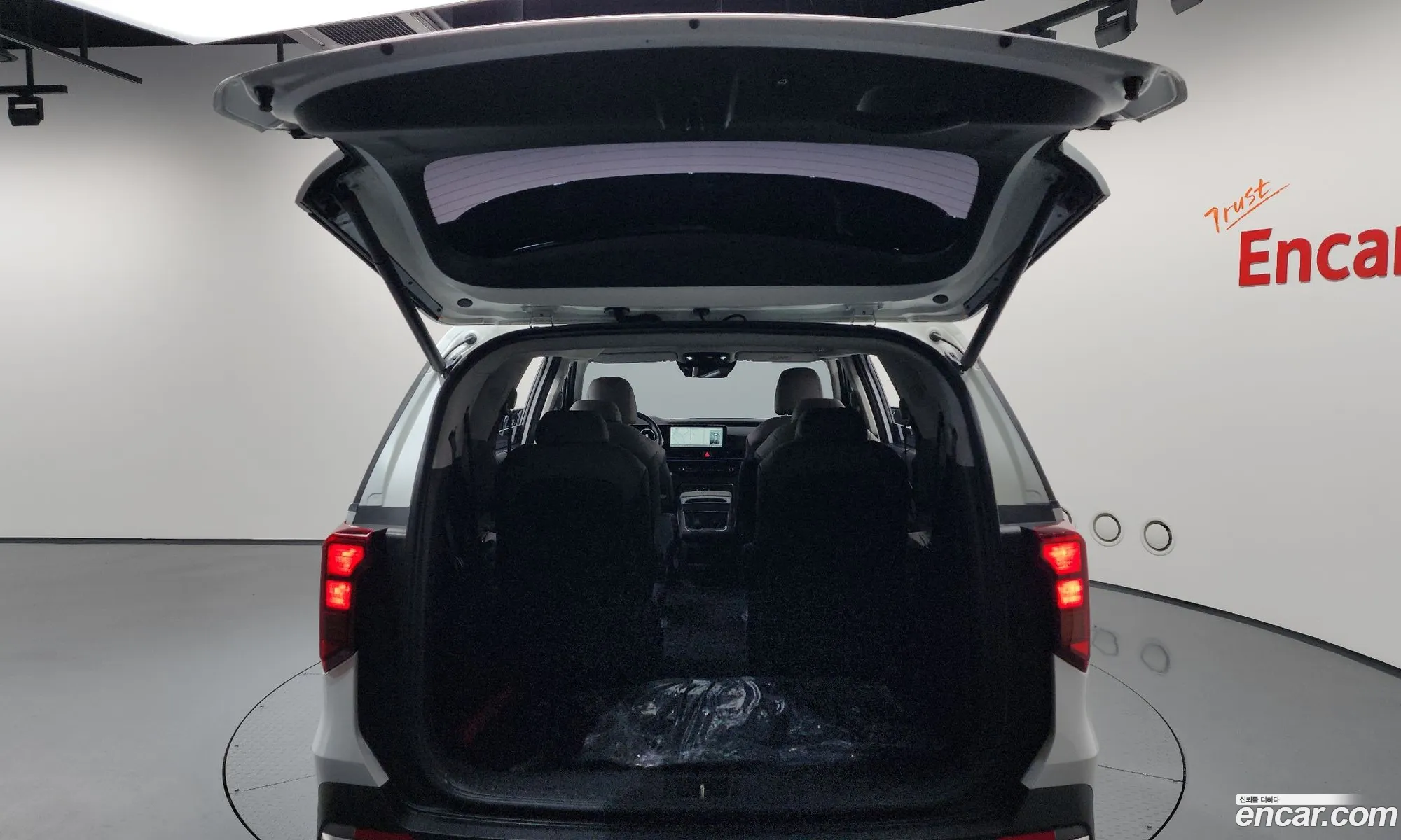 Kia Carnival 2024 — 5