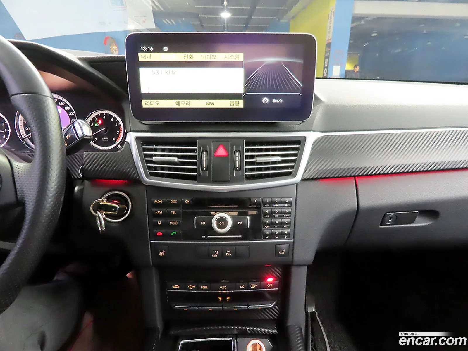 Mercedes-Benz E-Class W212 2010 — 10
