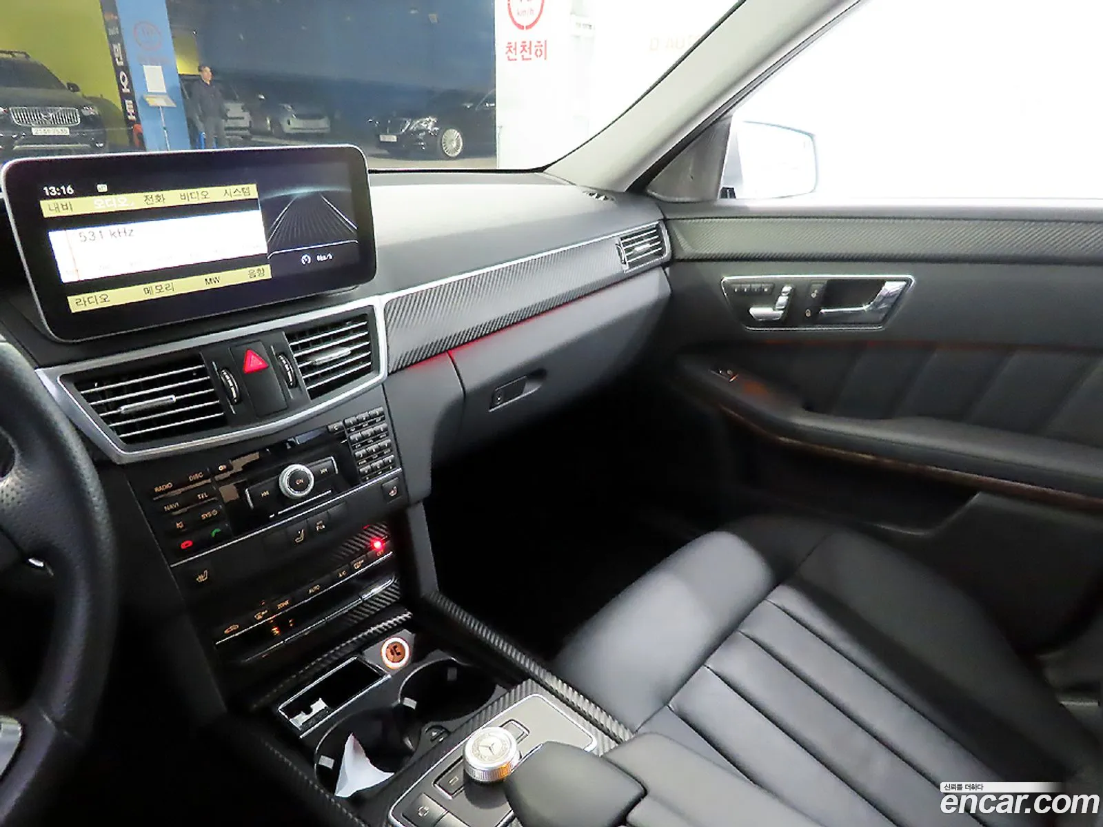 Mercedes-Benz E-Class W212 2010 — 19