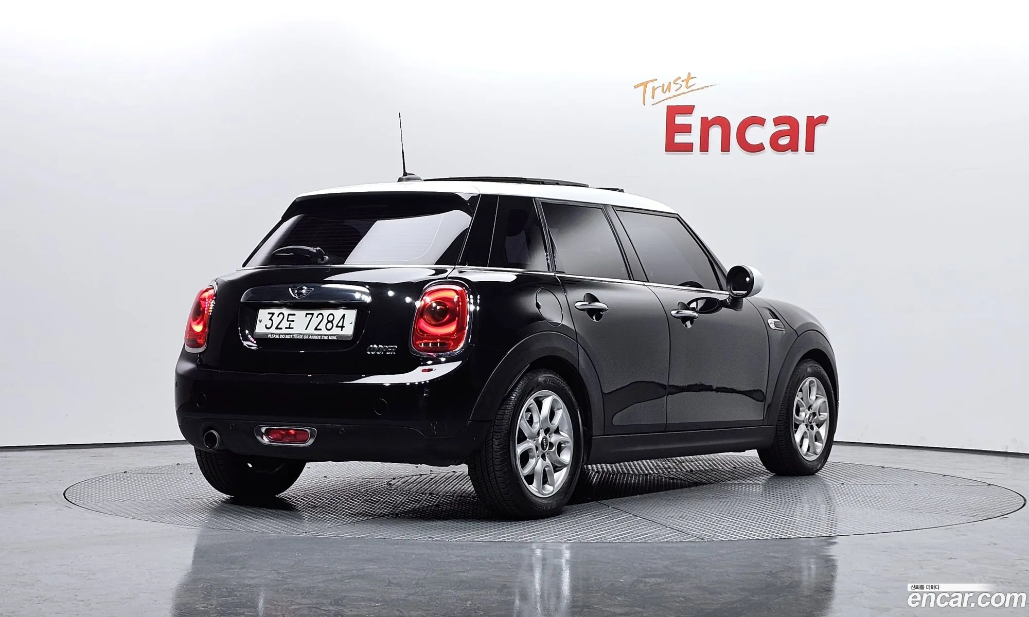 Mini Cooper 2016 WMWXU1102G2A93092 — 16