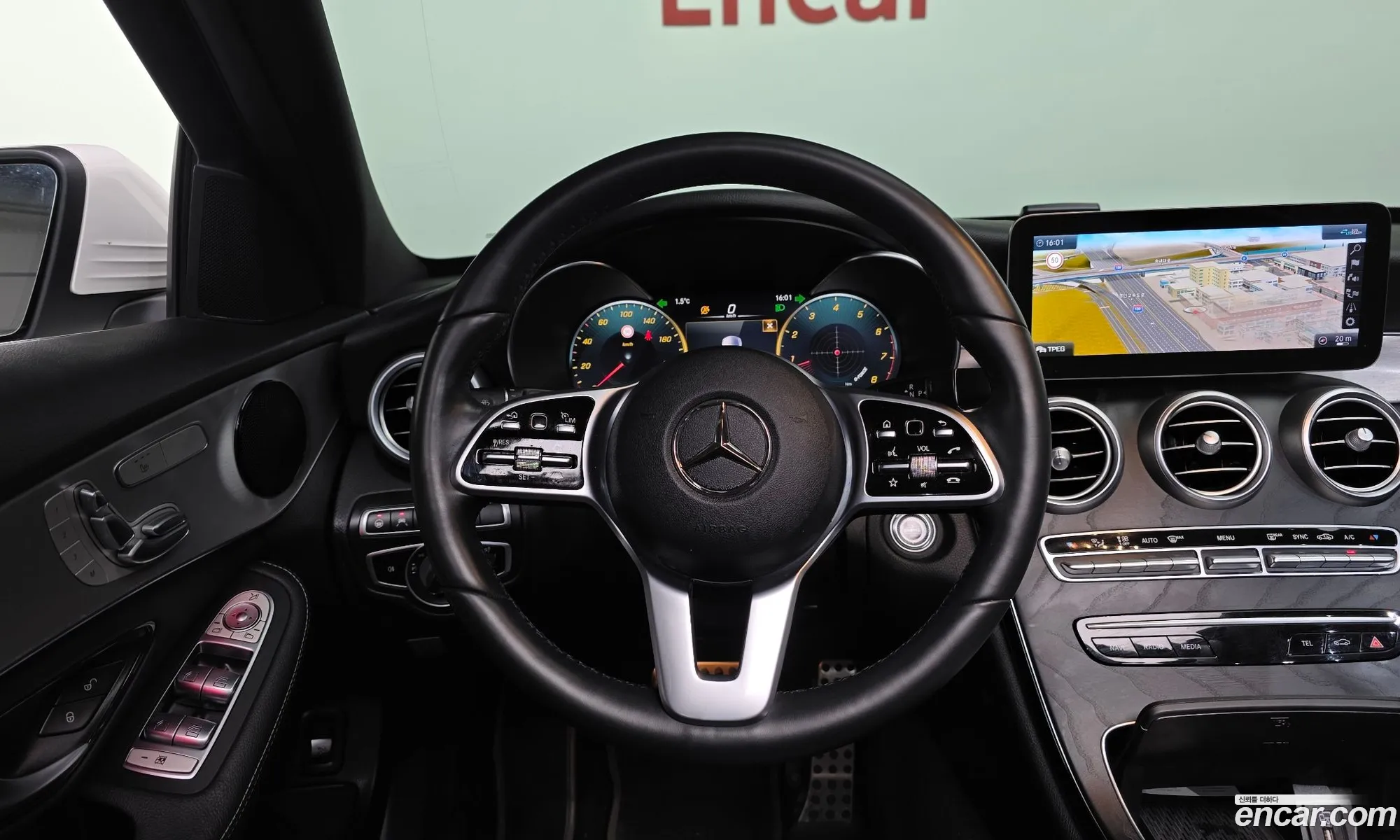 Mercedes-Benz C-Class W205 2020 — 12