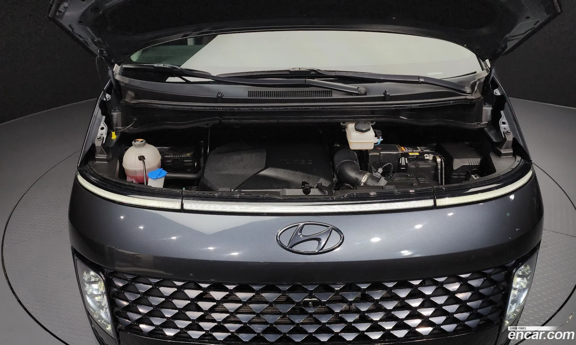 Hyundai Staria 2023 — 17