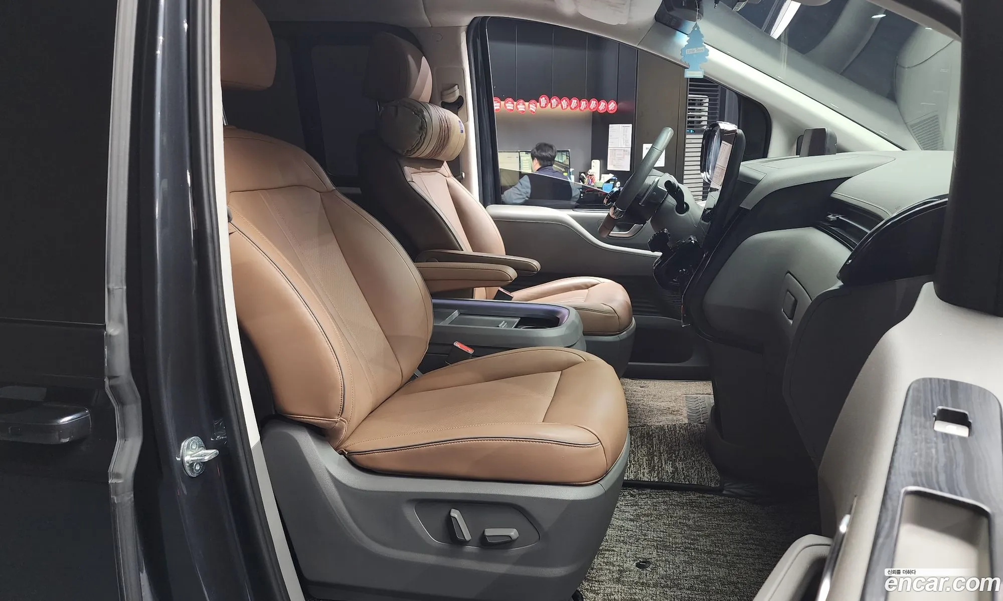 Hyundai Staria 2023 — 19