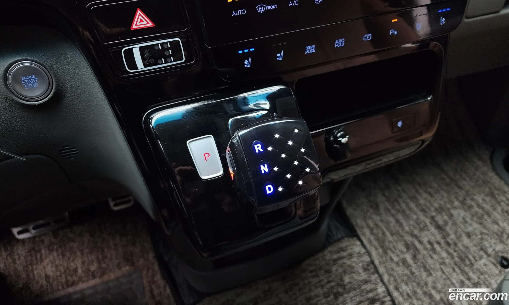 Hyundai Staria 2023 — 18