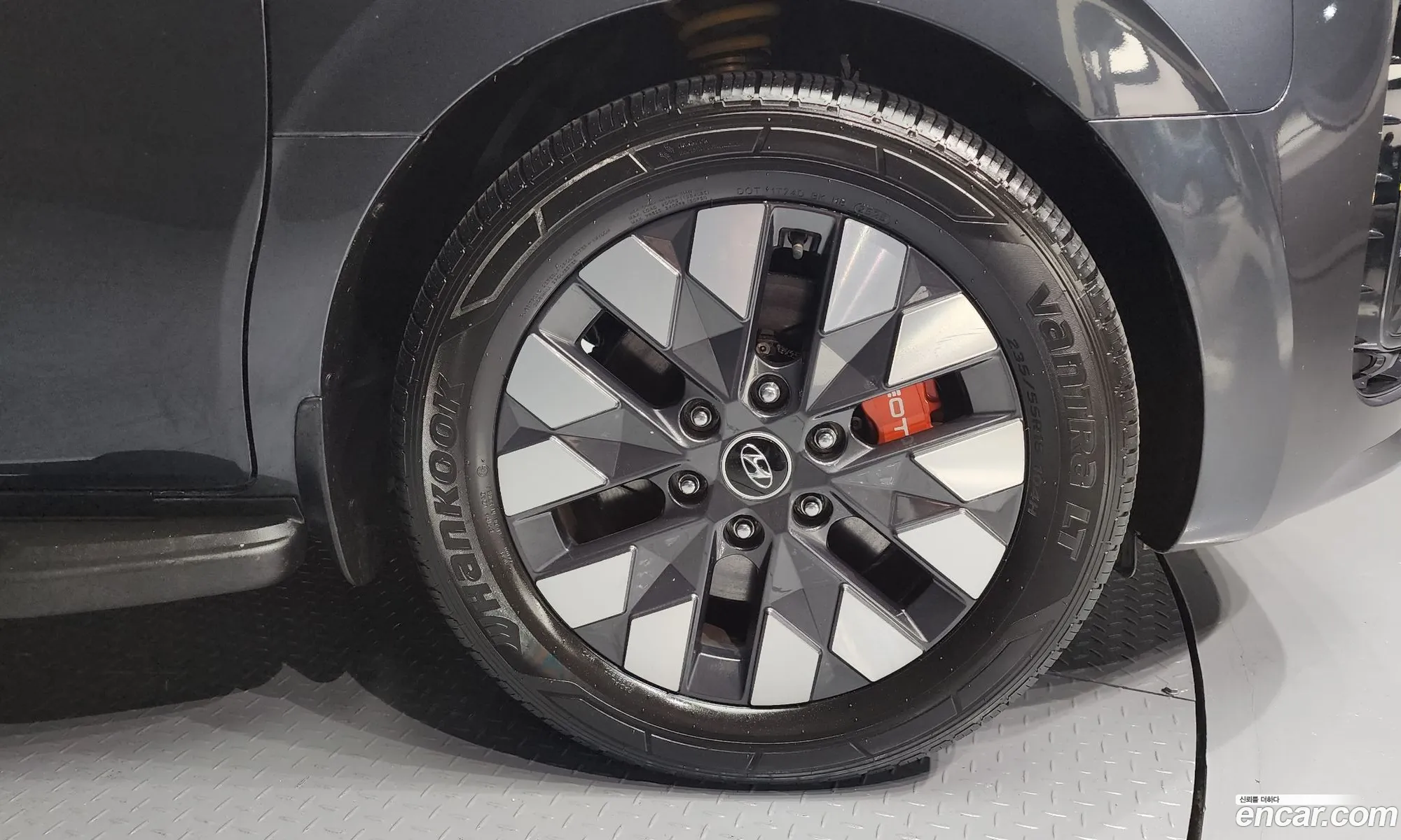 Hyundai Staria 2023 — 16