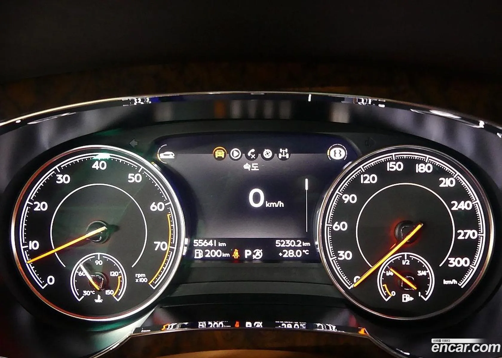 Bentley Bentayga 2017 — 12